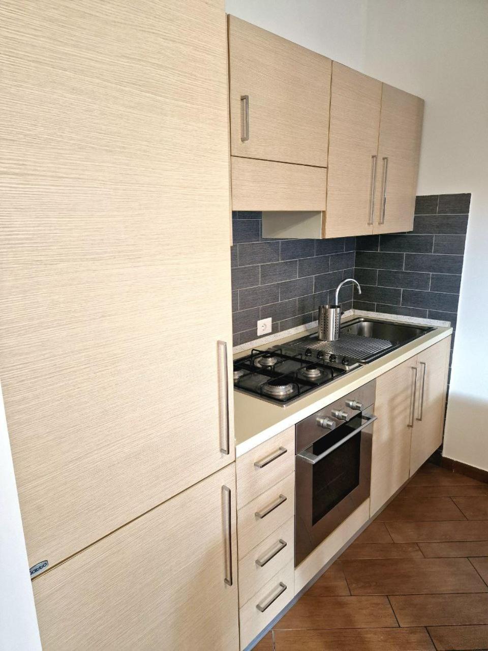 Domus Livio, 7 Min Fco Airport, Free Wifi, Garden Apartment, 2 Tv Hd Fiumicino Exterior photo