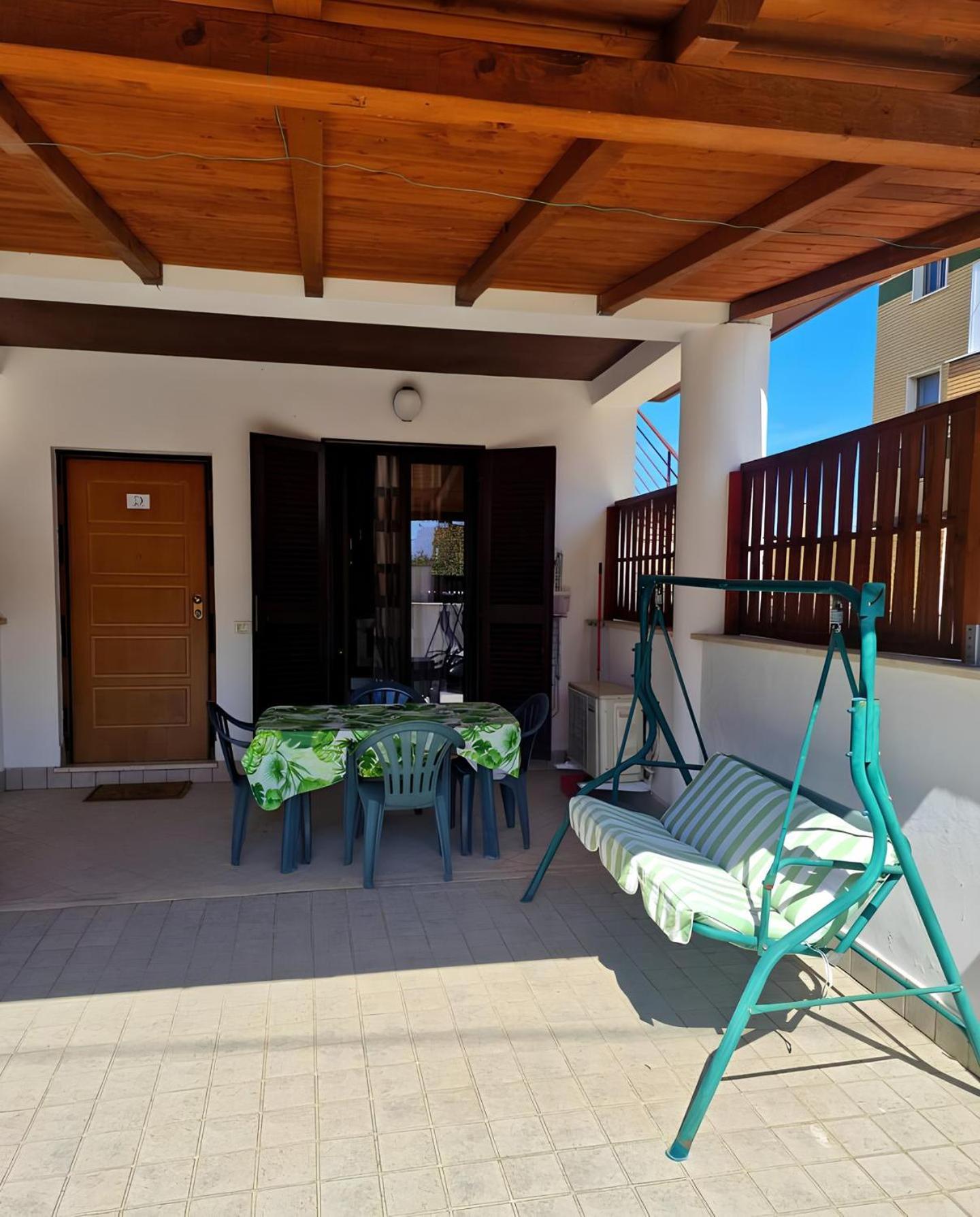 Domus Livio, 7 Min Fco Airport, Free Wifi, Garden Apartment, 2 Tv Hd Fiumicino Exterior photo